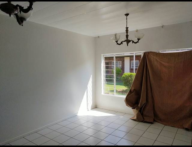 2 BEDROOM FLAT FOR SALE IN KEMPTON PARK EXT 5